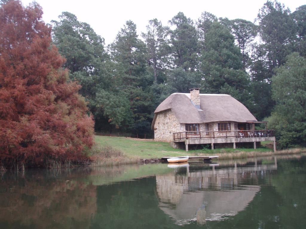 Lake Naverone Holiday Cottages