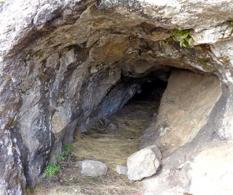 Rat Hole Cave