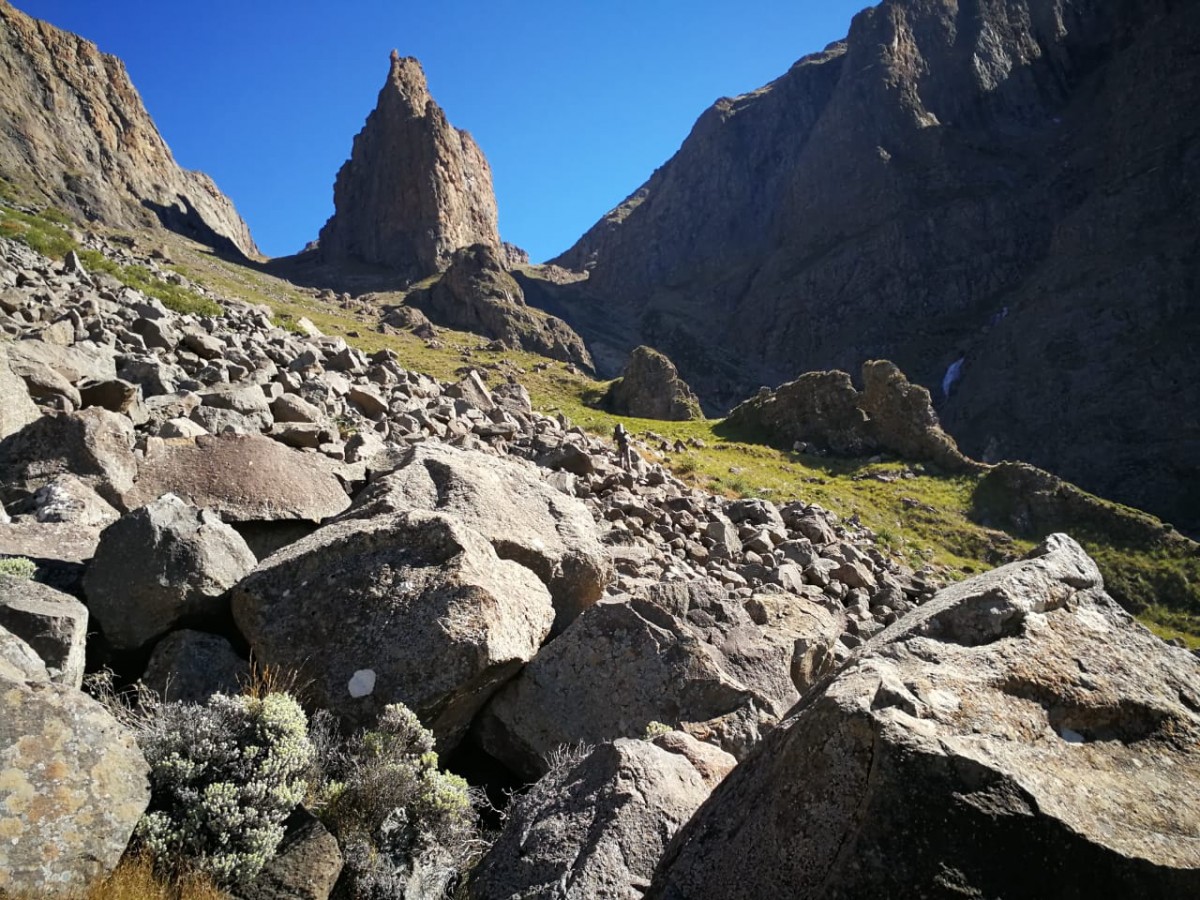 Ship's Prow Pass (South)